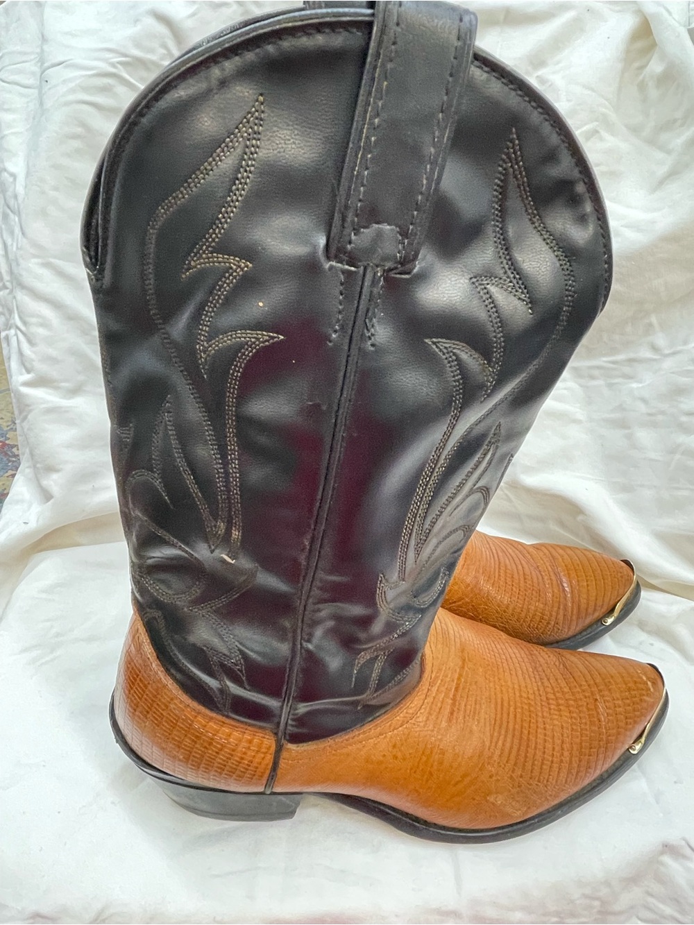 Laredo Two-Tone Cowboy Boots - Black Shaft with Brown Toe sz 10EE